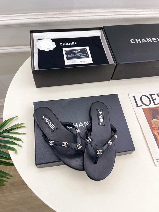 【CHANEL最高級シャネルコピー 】2026SS 春夏新作 ダブルC クリスタル サンダル - 画像 (2)