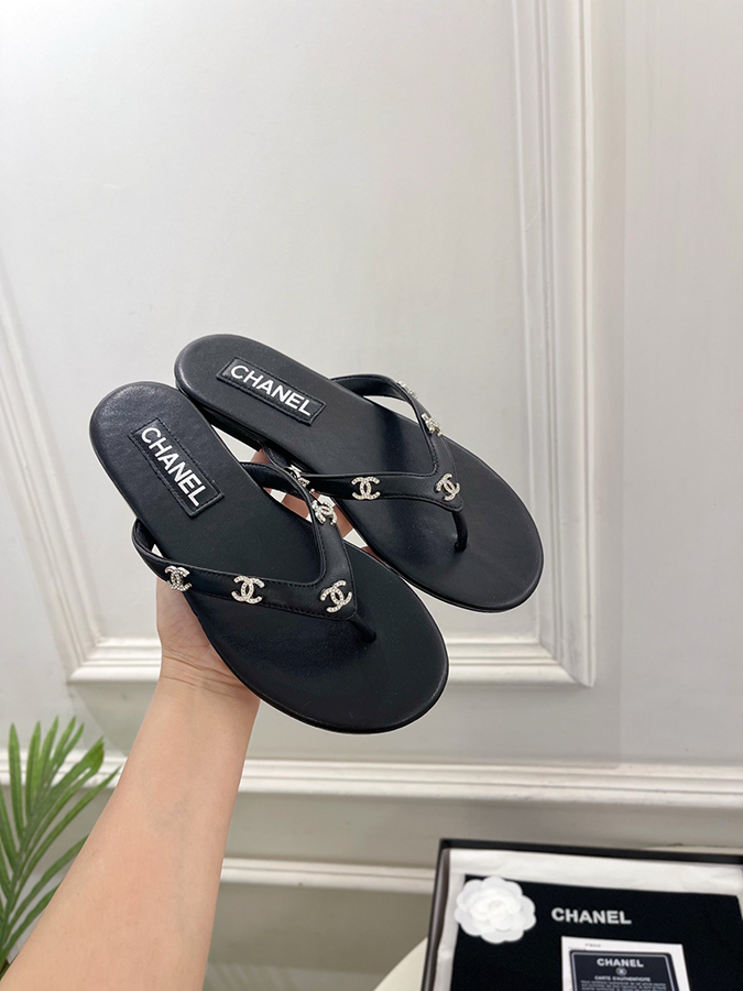 【CHANEL最高級シャネルコピー 】2026SS 春夏新作 ダブルC クリスタル サンダル - 画像 (4)