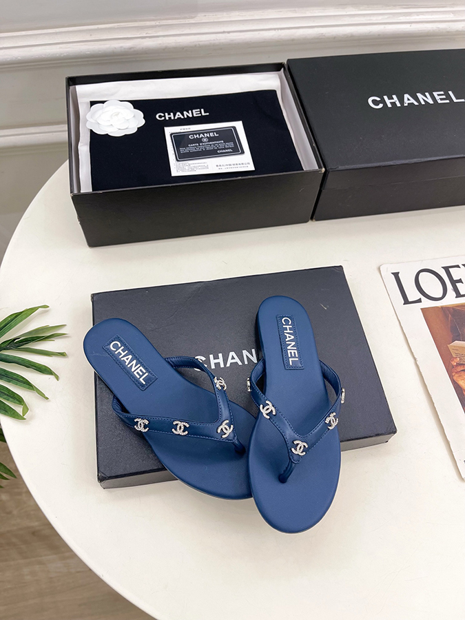 【CHANEL最高級シャネルコピー 】2026SS 春夏新作 ダブルC クリスタル サンダル ネイビー - 画像 (2)
