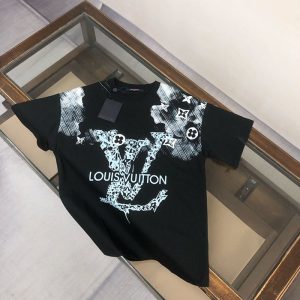 ルイ・ヴィトンTシャツ（黒）
