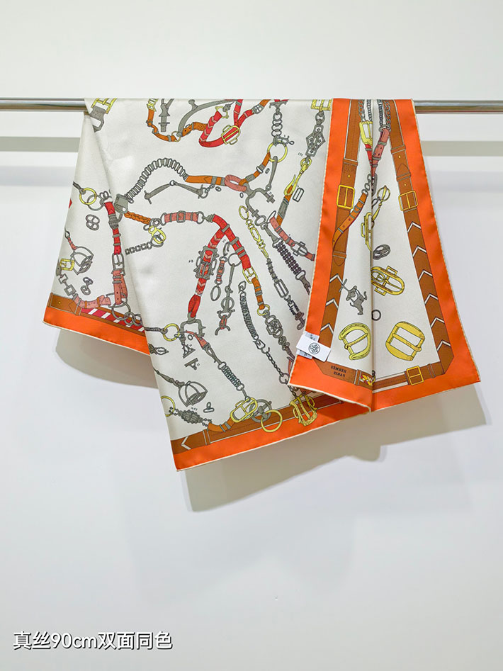 最高級エルメススーパーコピー HERMES カレ 90 シュヴォー・デシェネ 2026新作 H004096S 15 エルメス スカーフ 90 - 画像 (4)