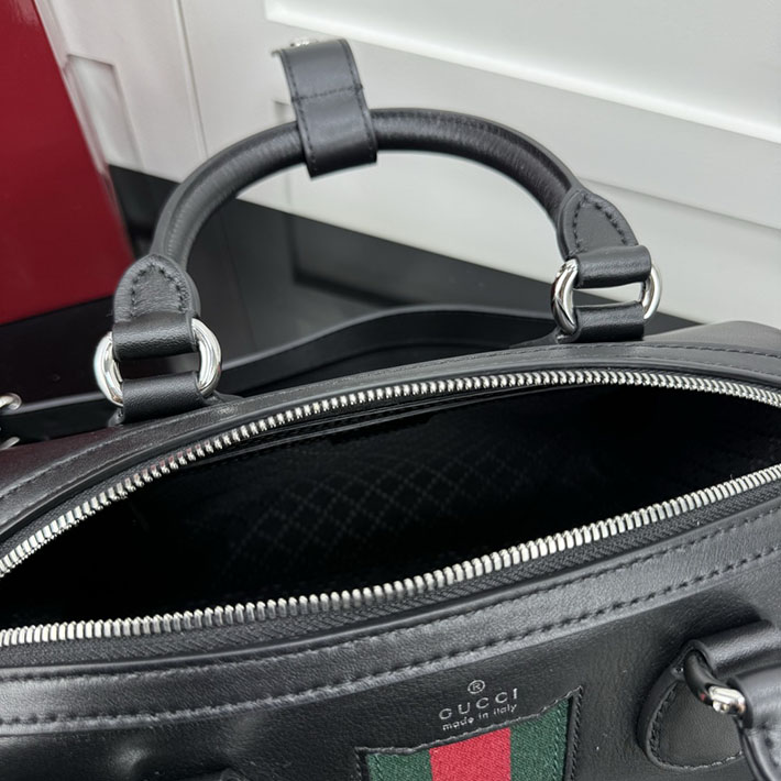 グッチ直営アウトレット店 GUCCI ウェブ トレードマーク スモール ダッフルバッグ ブラック 866980 AAGF7 1053 グッチ バッグ アウトレット - 画像 (3)