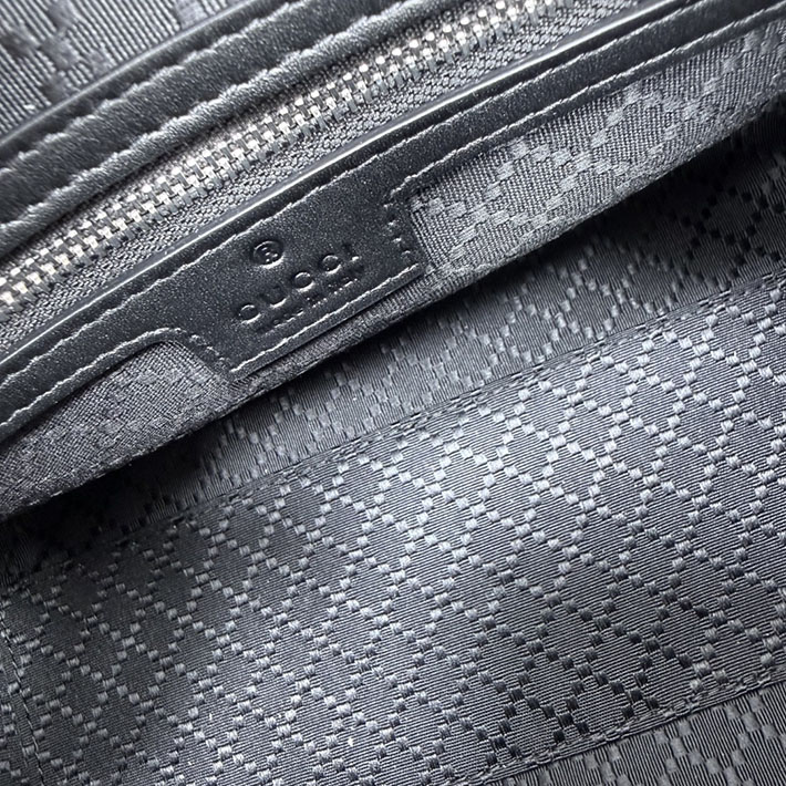 グッチ直営アウトレット店 GUCCI ウェブ トレードマーク スモール ダッフルバッグ ブラック 866980 AAGF7 1053 グッチ バッグ アウトレット - 画像 (2)