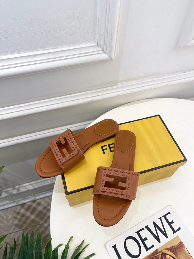FENDI(フェンディ)| 2026春夏新作コレクション フェンディサンダルコピー - 画像 (4)