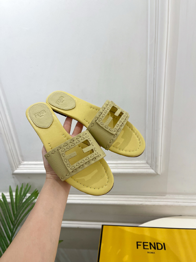 FENDI(フェンディ)| 2026春夏新作コレクション フェンディサンダルコピー - 画像 (4)